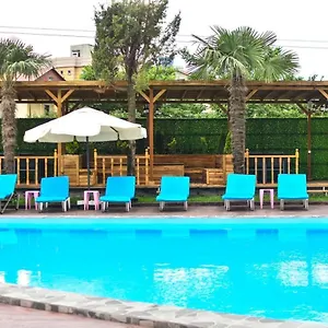 3* Otel Genatsvale